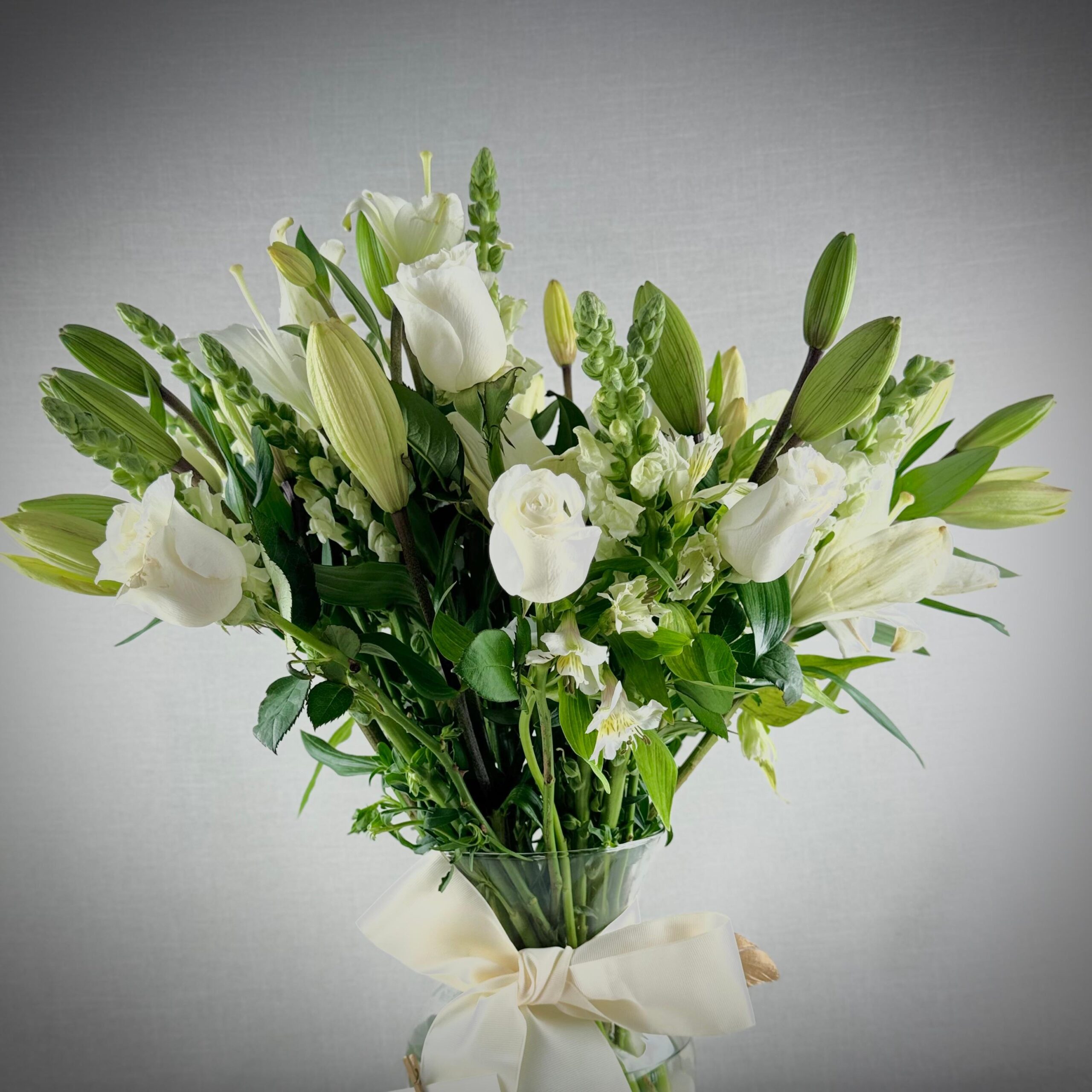 ARREGLO DE FLORES BLANCAS GRANDE - Imagen 2