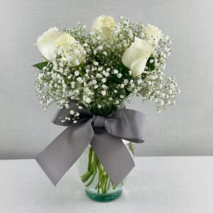 ARREGLO DE FLORES BLANCAS CHICAS