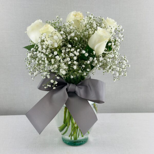 ARREGLO DE FLORES BLANCAS CHICAS