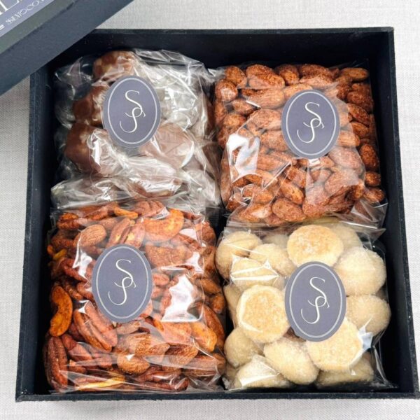 CAJA CON MIX DULCE Y SALADO