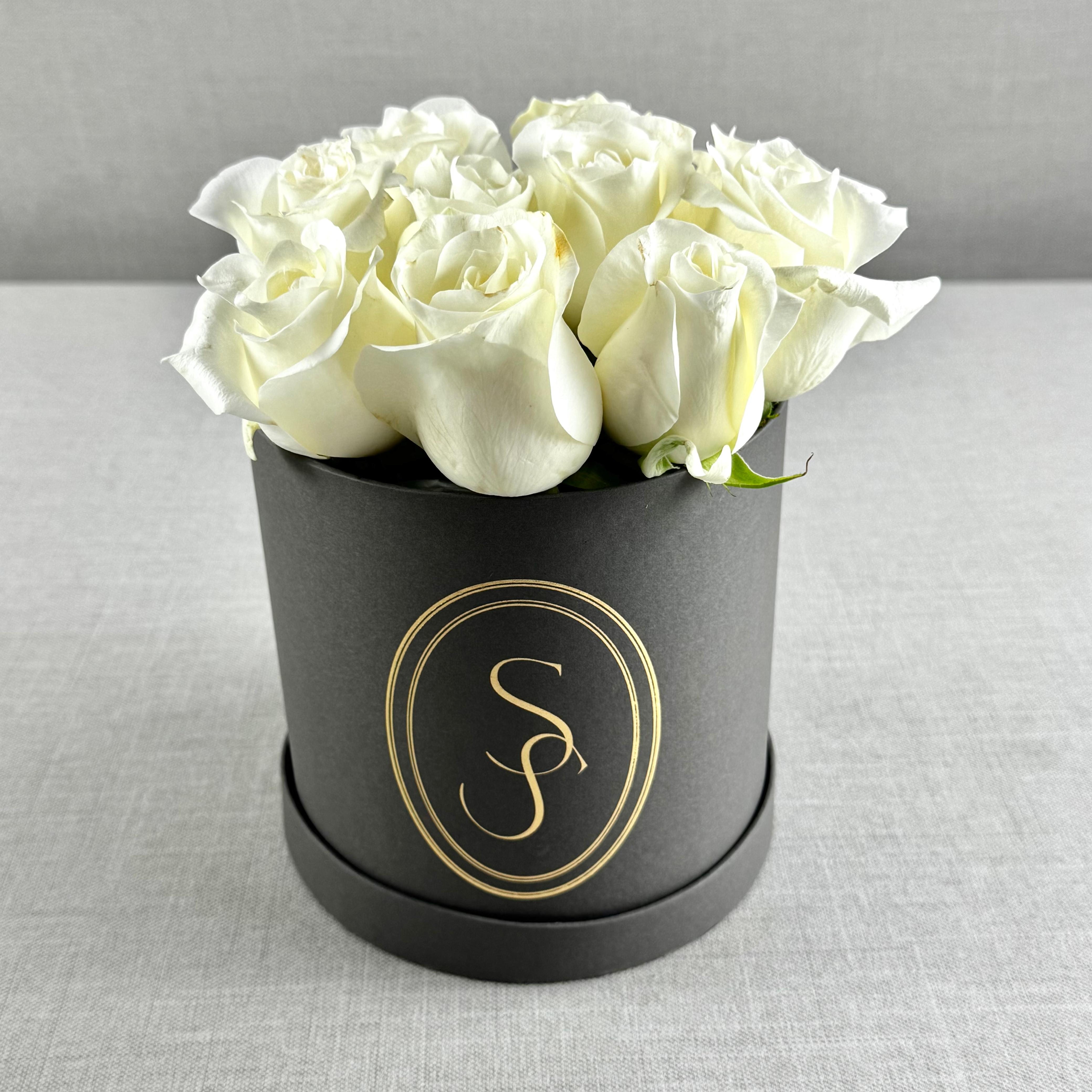 CILINDRO CON ROSAS BLANCAS