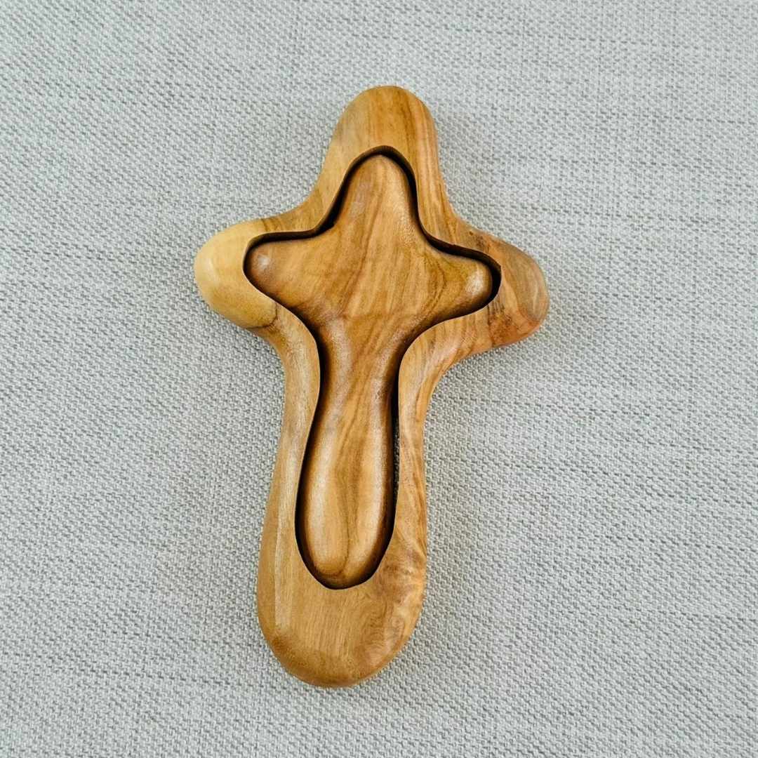 CRUZ DE MANO DE TIERRA SANTA DOBLE