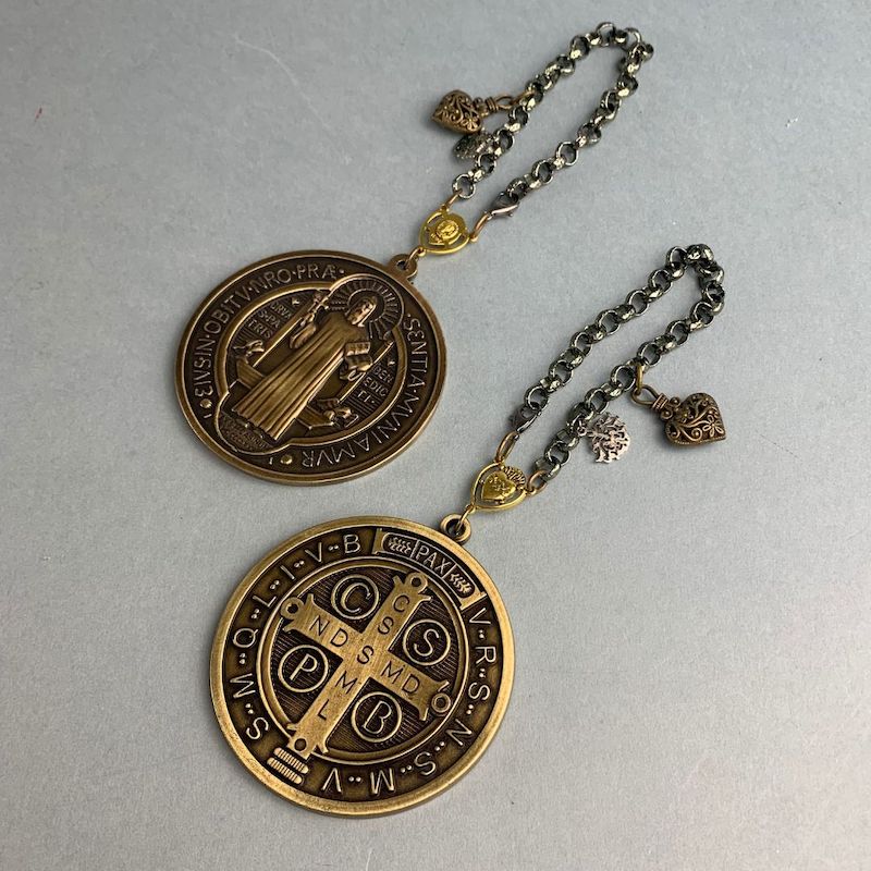 MEDALLÓN DE SAN BENITO - Imagen 2