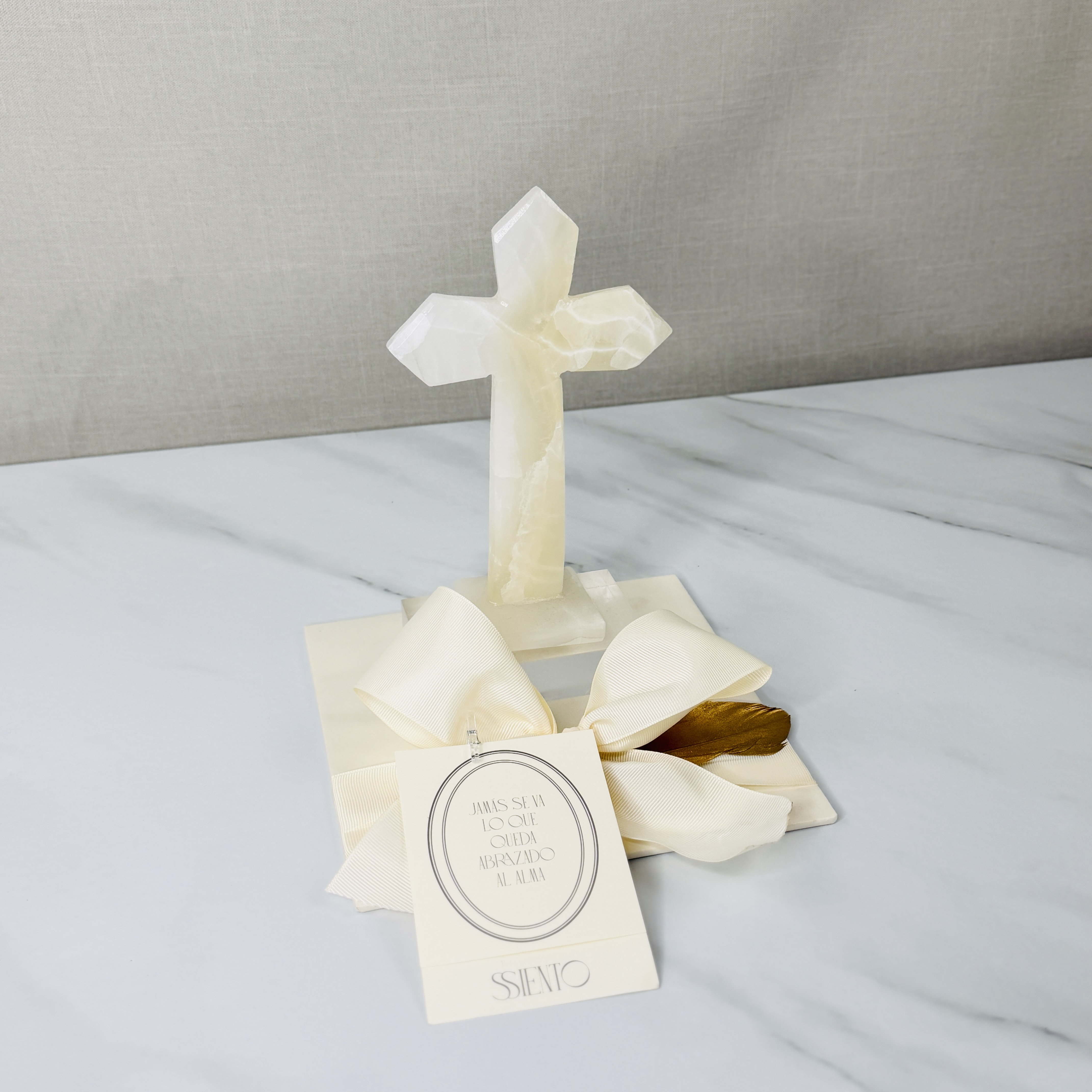 CRUZ DE ÓNIX CON BASE DE ACRÍLICO - Imagen 2