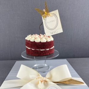 PASTEL DE RED VELVET con pastelera, sin cake topper