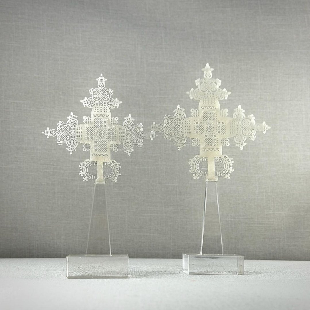 CRUZ DE ACRÍLICO NACARADA