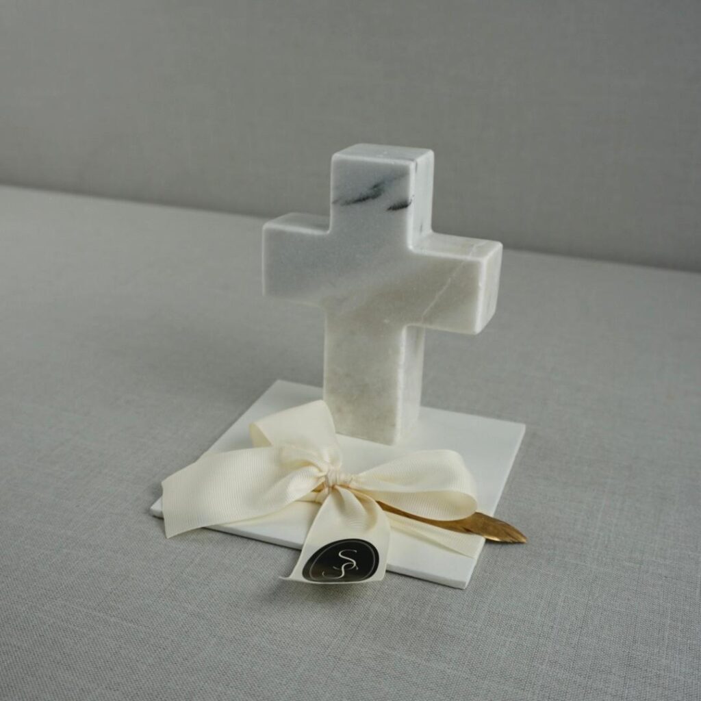 CRUZ DE MÁRMOL