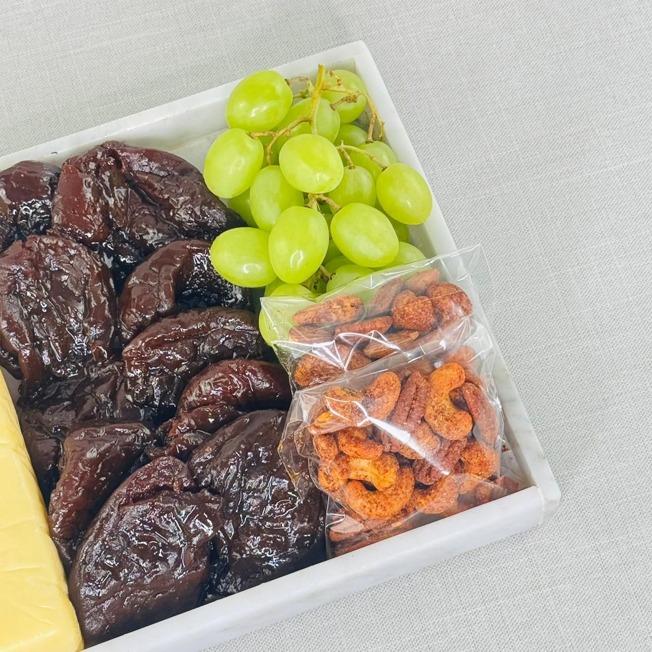 CHAROLA DE QUESOS CON DURAZNOS - Imagen 4