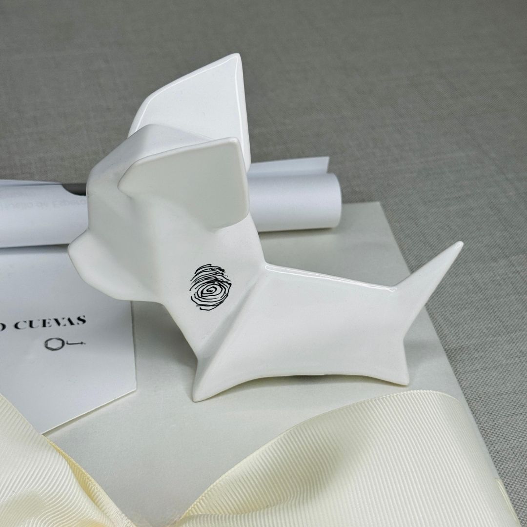 PERRO CHIHUAHUA A ÁLVARO CUEVAS EN TAMAÑO CHICO