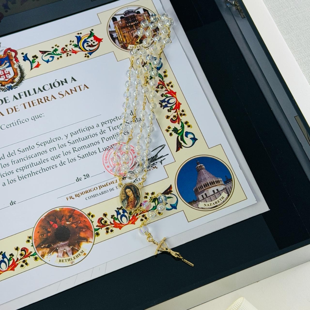 CAJA DE RECUERDOS EN ACRÍLICO cerca