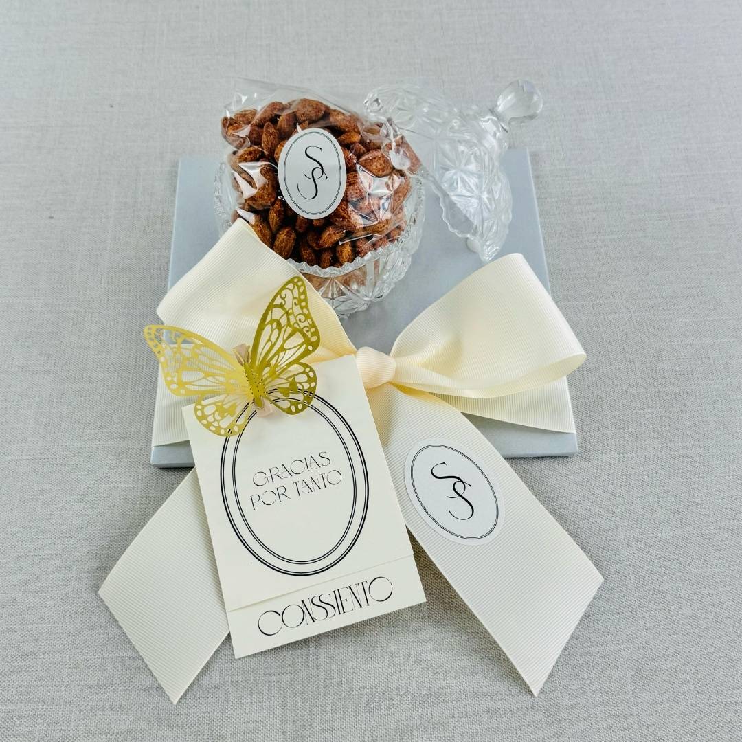 Esfera con almendras enchiladas