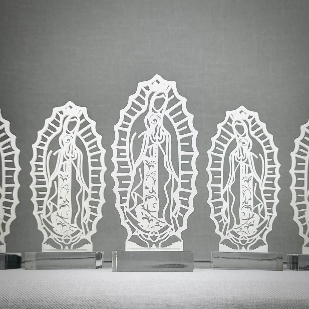 VIRGEN DE ACRÍLICO MINI - PAQUETE 10 PIEZAS