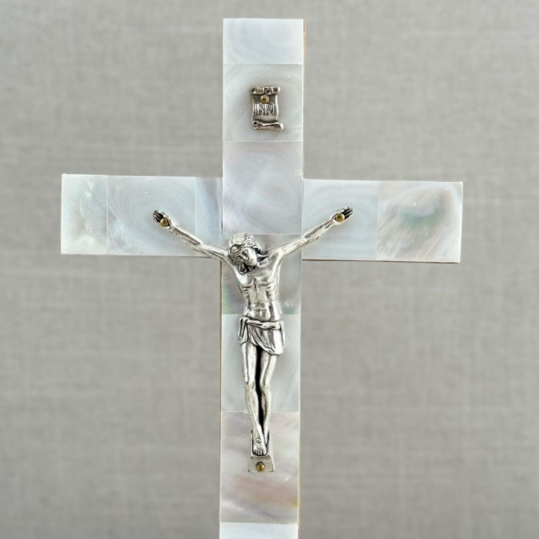 CRUZ DE TIERRA SANTA CON CRUCIFIJO DE MADRE PERLA Y MADERA DE OLIVO GRANDE