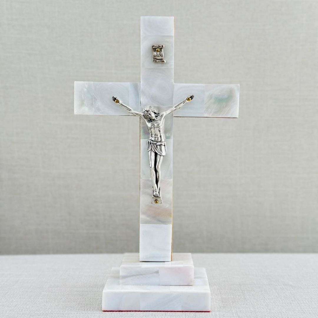 CRUZ DE TIERRA SANTA CON CRUCIFIJO DE MADRE PERLA Y MADERA DE OLIVO GRANDE