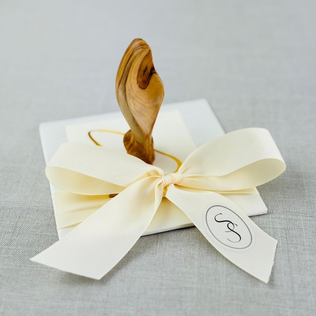 VIRGEN DE TIERRA SANTA CON LAZO