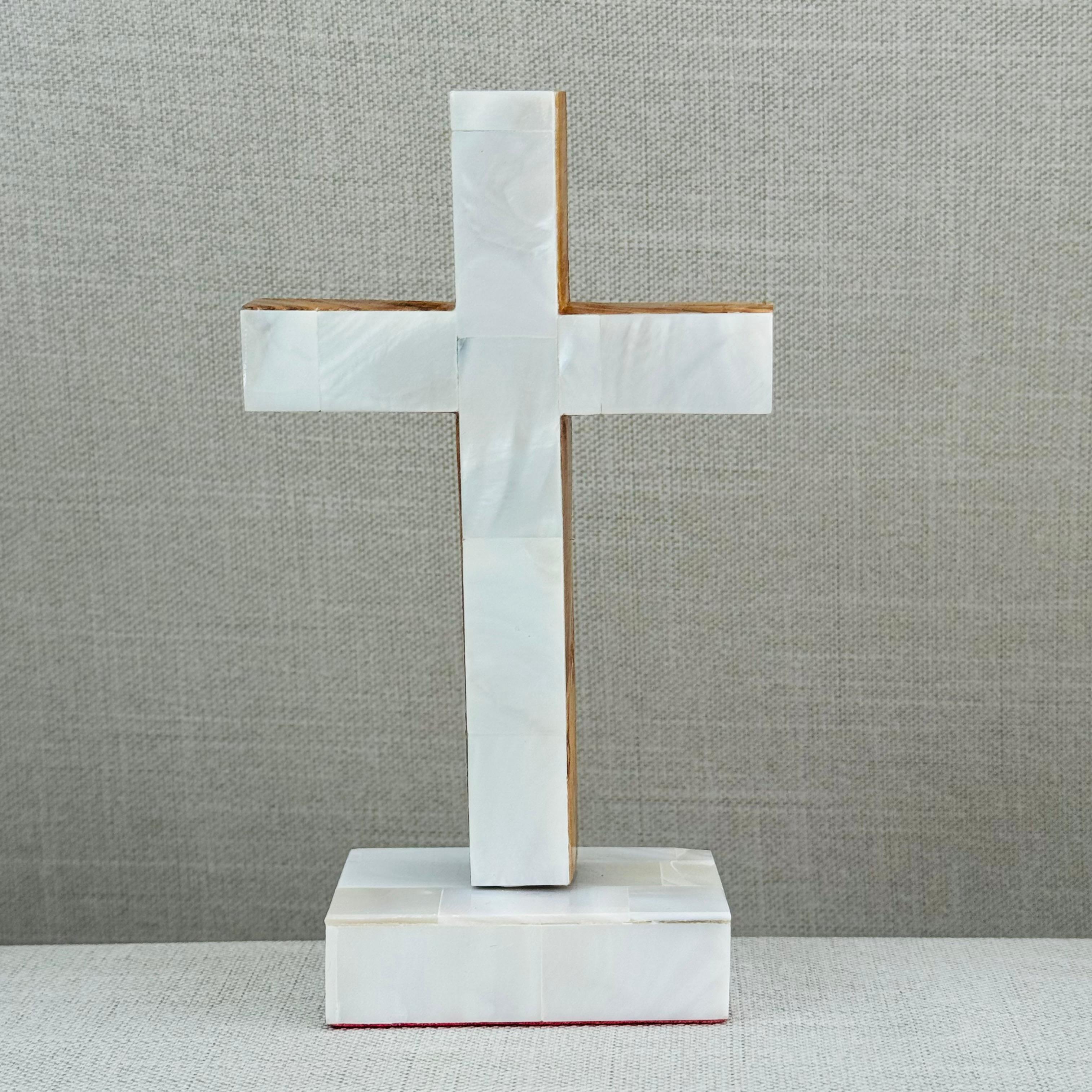 CRUZ SENCILLA DE MADRE PERLA DE TIERRA SANTA CHICA