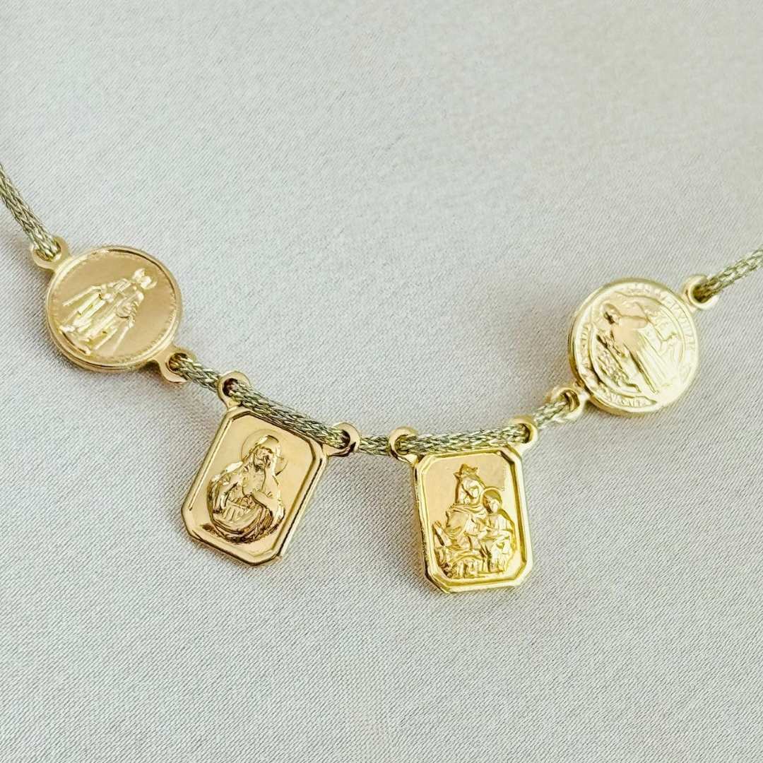 ESCAPULARIO DE PULSERA MUESTRA DE CERCA