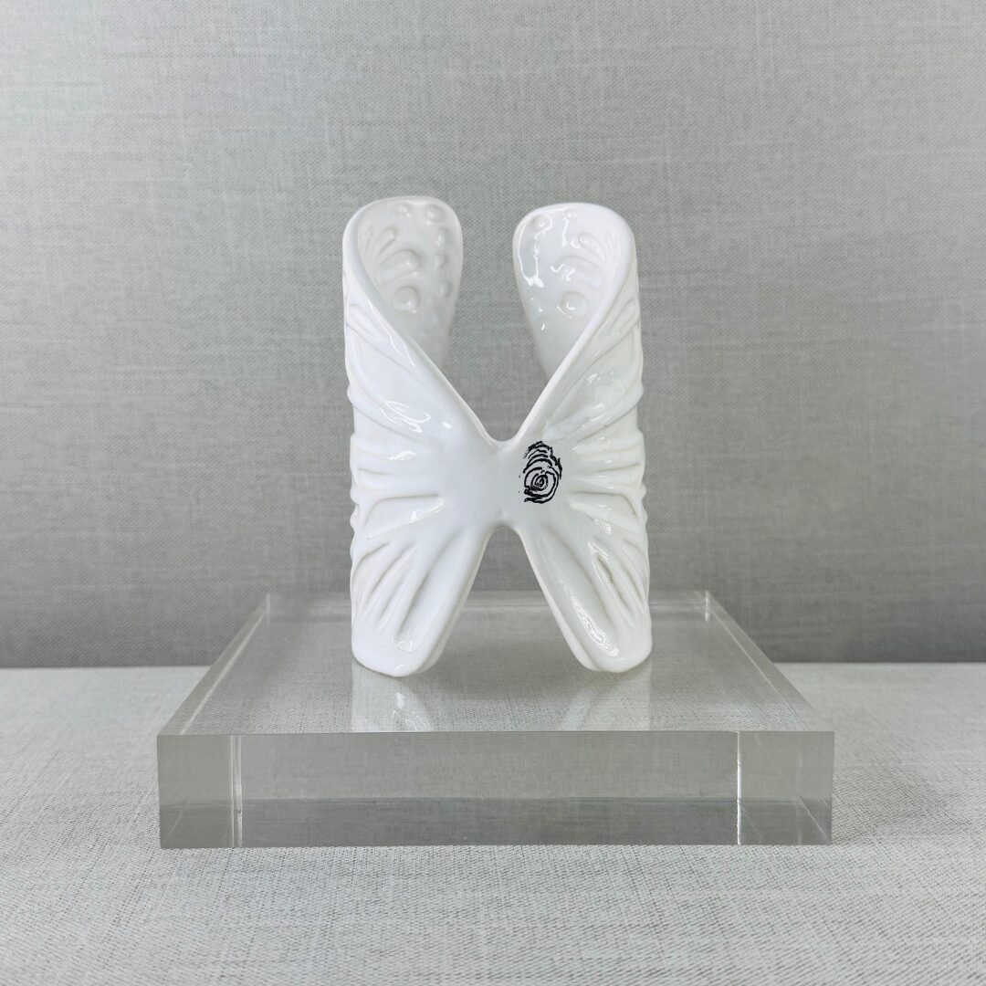 Mariposa-simple-base-acrilico-transparente.