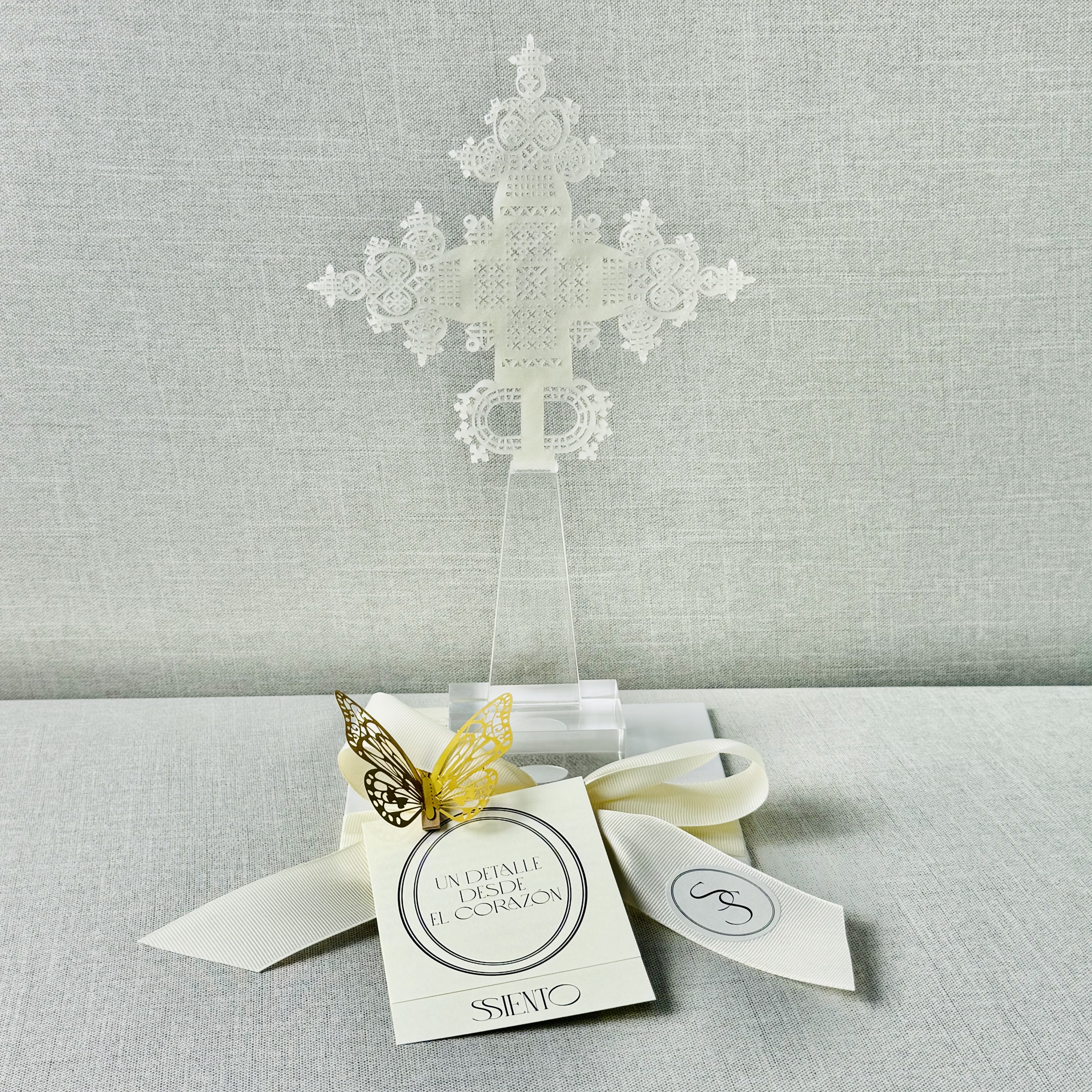 CRUZ DE ACRÍLICO NACARADA - Imagen 4